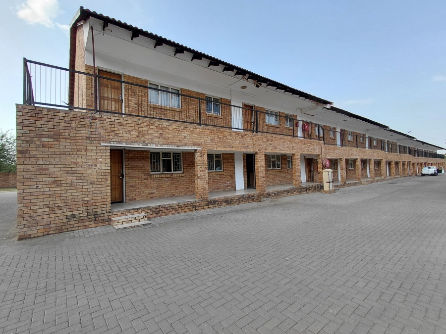To Let 1 Bedroom Property for Rent in Oudorp North West